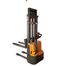 Штабелер самоходный 1,5 т 3,0 м XILIN CDD15R-EN 24/105 В/Ач с раздвижными вилами