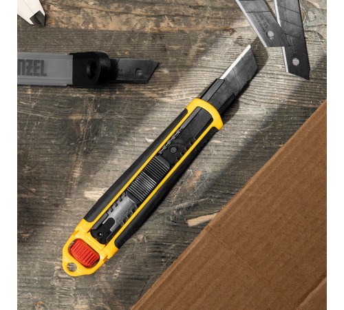 Нож, 18 мм, сменное лезвие, SK4, корпус из ABS + TPR, торцевой зажим Denzel