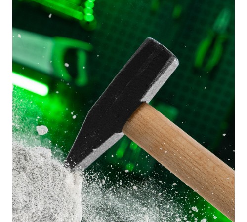 Молоток слесарный 800 г, квадратный боек, деревянная рукоятка Сибртех