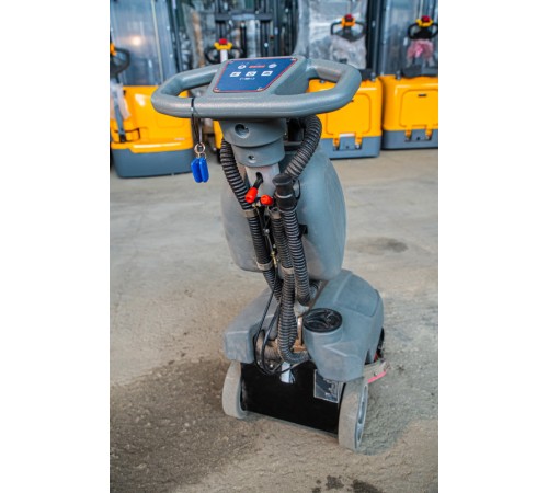 Машина поломоечная TOR MINI 350 с АКБ Машина поломоечная TOR MINI 350 с АКБ