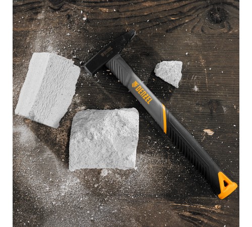 Молоток слесарный, 200 г, кованый, фибергласовая рукоятка c TPR покрытием Denzel