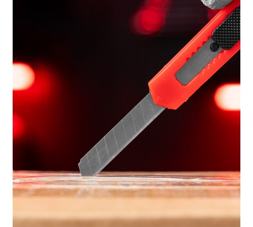 Нож, 9 мм, выдвижное лезвие Matrix