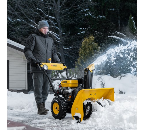 Бензиновая снегоуборочная машина SB 560 LP, 212 cc, электростартер, фара Denzel