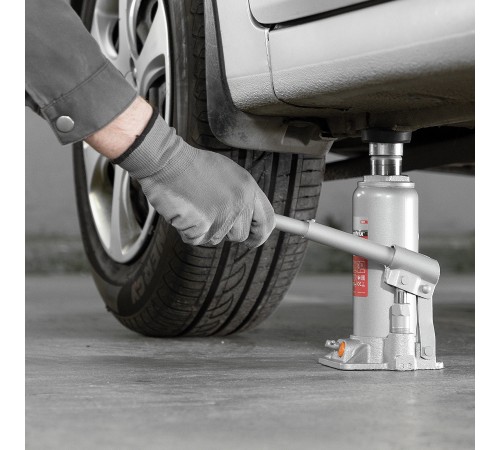 Домкрат гидравлический бутылочный, 6 т, h подъема 216-413 мм, в пластиковом кейсе Matrix