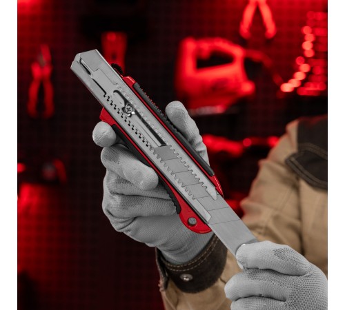 Нож, 25 мм, выдвижное лезвие, усиленная металлическая направляющая, металлическая обрезиненная рукоятка Matrix