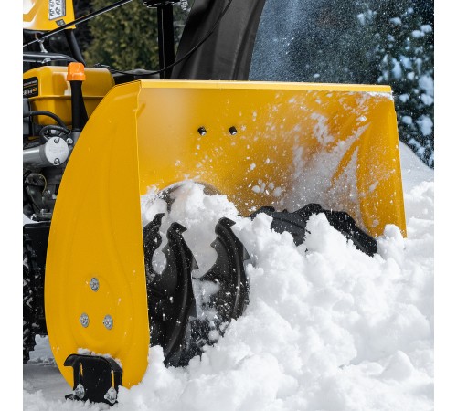 Бензиновая снегоуборочная машина SBM 610S PRO, 212 cc, электростартер, фара, обогрев Denzel Бензиновая снегоуборочная машина SBM 610S PRO, 212 cc, электростартер, фара, обогрев Denzel