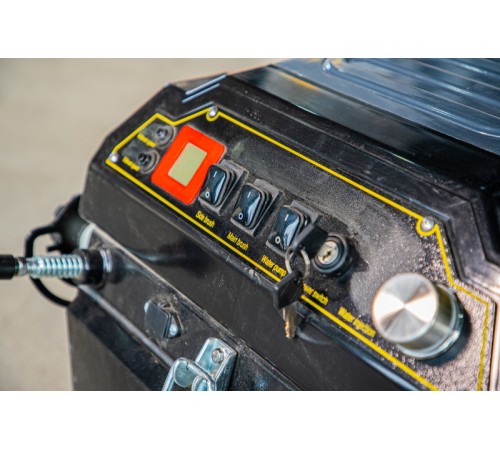 Машина подметальная TOR A100 с АКБ GEL 12/100 В/Ач Машина подметальная TOR A100 с АКБ GEL 12/100 В/Ач