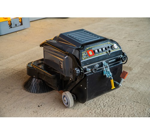 Машина подметальная TOR A100 с АКБ GEL 12/100 В/Ач Машина подметальная TOR A100 с АКБ GEL 12/100 В/Ач