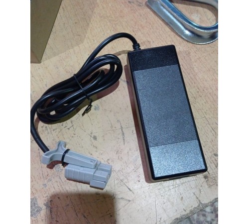 Зарядное устройство для тележек PPT15-2 24V/4А РОССИЯ (Charger) Зарядное устройство для тележек PPT15-2 24V/4А РОССИЯ (Charger)