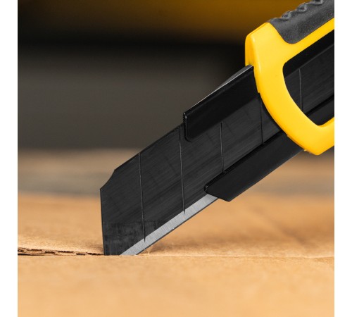 Нож, 18 мм, сменное лезвие, SK4, корпус из ABS + TPR, торцевой зажим Denzel