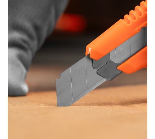 Нож, 18 мм, выдвижное лезвие, металлическая направляющая Sparta