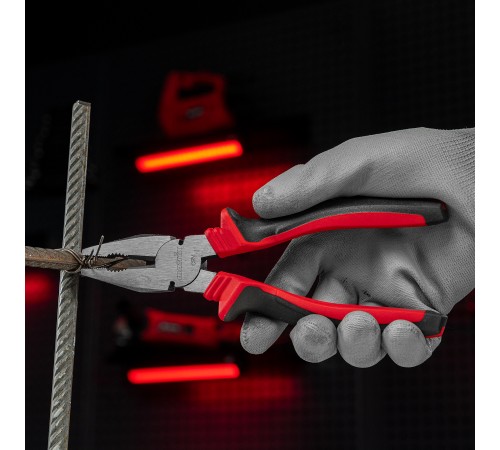 Плоскогубцы комбинированные, 200 мм, хром-ванадий, двухкомпонентные рукоятки Matrix