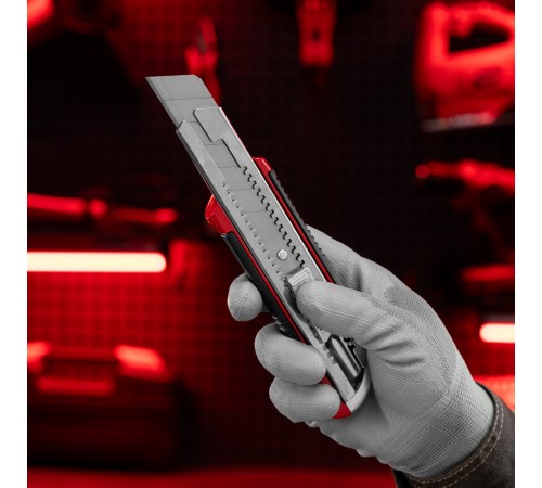 Нож, 25 мм, выдвижное лезвие, усиленная металлическая направляющая, металлическая обрезиненная рукоятка Matrix