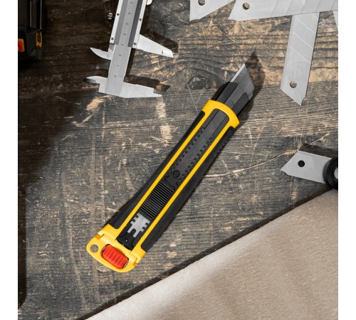 Нож, 25 мм, сменное лезвие, SK4, корпус из ABS + TPR, торцевой зажим Denzel