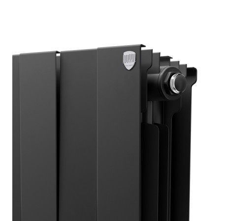 Радиатор биметаллический Royal Thermo PianoForte 200 Чёрный VR80- 18 секц.
