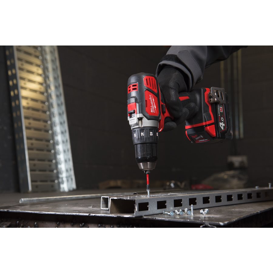 Аккумуляторная дрель-шуруповерт MILWAUKEE M18 BDD-0 4933443530