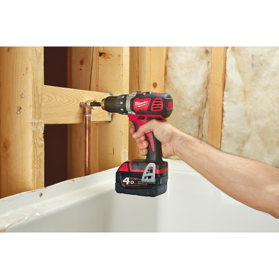 Аккумуляторная дрель-шуруповерт MILWAUKEE M18 BDD-0 4933443530