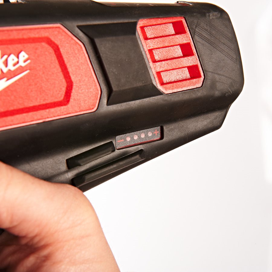 Аккумуляторный кабелерез MILWAUKEE M12 CC-0 4933431600
